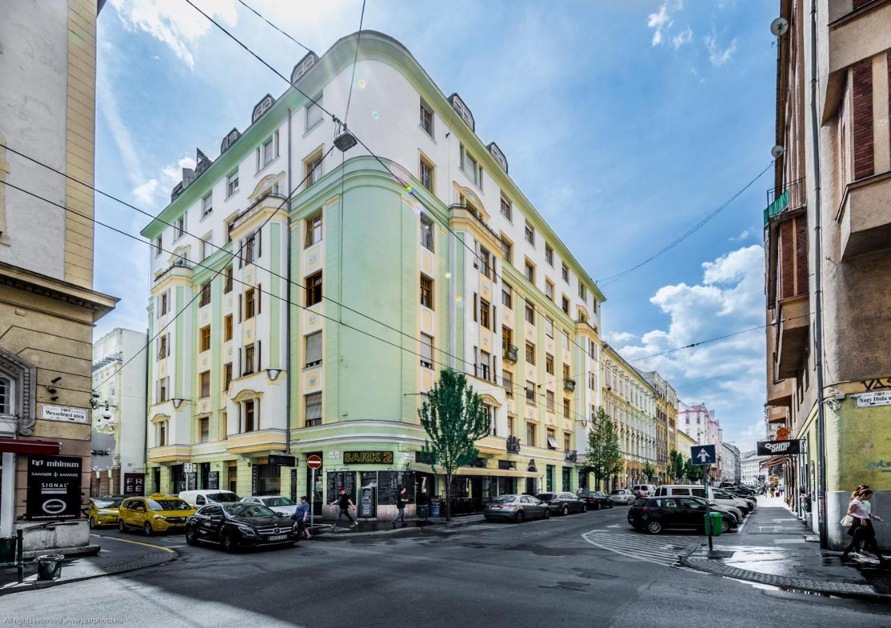 Bpr W21 Retro Home With Balcony Будапешт Экстерьер фото